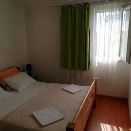Goga Apartment *